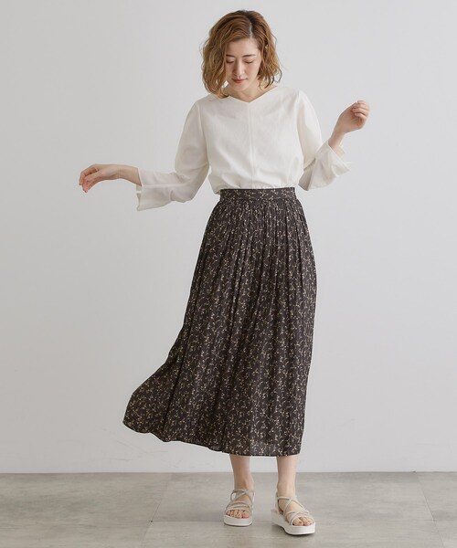 grove(グローブ)の「【新色追加・人間工学】ワンタッチラインストーンストラップ厚底サンダル(サンダル・レディース・ホワイト/ブラック/ブラック×シルバー/ライトベージュ・S/M/L)」の11枚目の写真