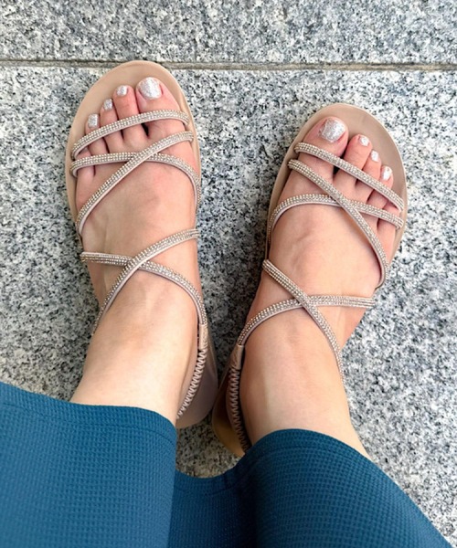 grove(グローブ)の「【新色追加・人間工学】ワンタッチラインストーンストラップ厚底サンダル(サンダル・レディース・ホワイト/ブラック/ブラック×シルバー/ライトベージュ・S/M/L)」の14枚目の写真