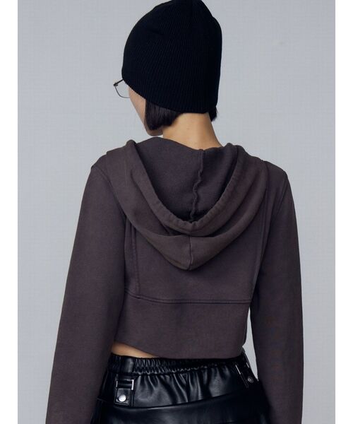 EMODA（エモダ）の「ショートレイヤードフーディー（Tシャツ