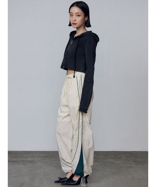 EMODA（エモダ）の「ショートレイヤードフーディー（Tシャツ/カットソー・レディース・ブラウン/ブラック/ベージュ・FREE）」の11枚目の写真