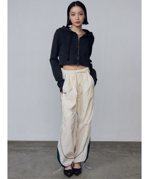 EMODA ショートレイヤードフーディー ショートパーカー ショートレイヤードフーディー｜エモダの通販｜&mall（アンド