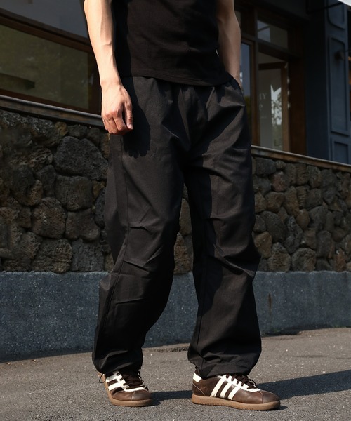 TOBEE(トゥビー)の「【TOBEE】ドローコード付き ストレッチワイドストレートカーゴパンツ(その他パンツ・メンズ・ブラック/ダークグレー/ベージュ/ライトグレー/カーキ・MEDIUM/LARGE/X-LARGE)」の2枚目の写真
