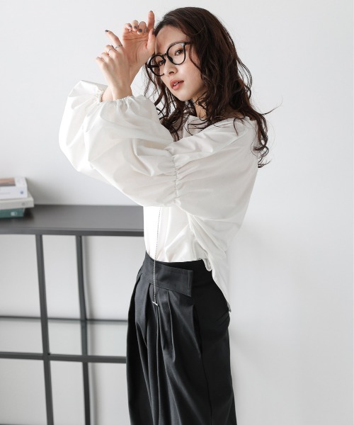 La-gemme(ラジェム)の「ボリュームスリーブブラウス(シャツ/ブラウス・レディース・ブラック/ホワイト・フリー)」の18枚目の写真
