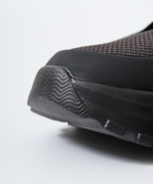 HUNTER(ハンター)の「HUNTER ユニセックス トラベル フロー サンダル(サンダル・レディース・ブラック/ホワイト×グリーン/オフホワイト・24cm/23cm/25cm)」の17枚目の写真