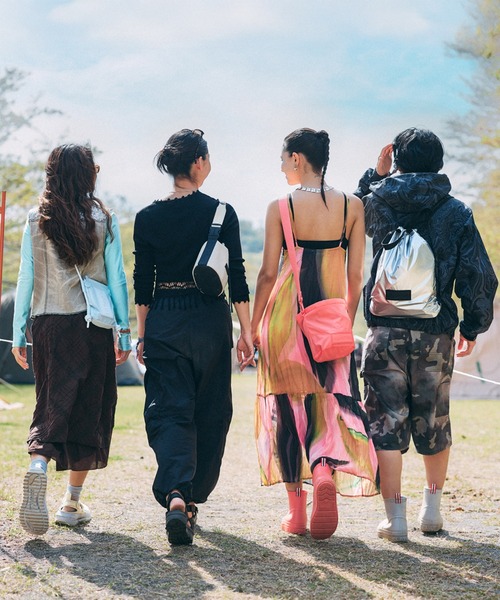 HUNTER(ハンター)の「HUNTER ユニセックス トラベル フロー サンダル(サンダル・レディース・ブラック/ホワイト×グリーン/オフホワイト・24cm/23cm/25cm)」の10枚目の写真