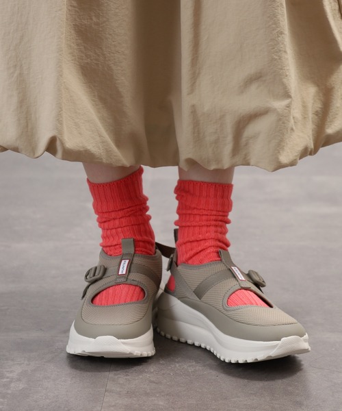 HUNTER(ハンター)の「HUNTER ユニセックス トラベル フロー サンダル(サンダル・レディース・ブラック/ホワイト×グリーン/オフホワイト・24cm/23cm/25cm)」の13枚目の写真