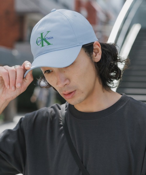 Calvin Klein（カルバン・クライン）の「Calvin Klein/カルバンクライン MONOLOGO CAP キャップ（キャップ・メンズ・ホワイト/ブラック/ライトブルー・ONE SIZE）」の2枚目の写真