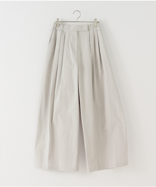 AMOMENTO(アモーメント)の「【AMOMENTO / アモーメント】 THREE TUCK BANDING PANTS AM25SSW09PT(その他パンツ・レディース・グレー系その他・1)」の1枚目の写真