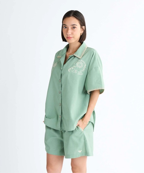 ROXY(ロキシー)の「SWEET DOODLES /ロキシーカバーアップシャツ(シャツ/ブラウス・レディース・ベージュ/グリーン・LARGE/MEDIUM)」の2枚目の写真