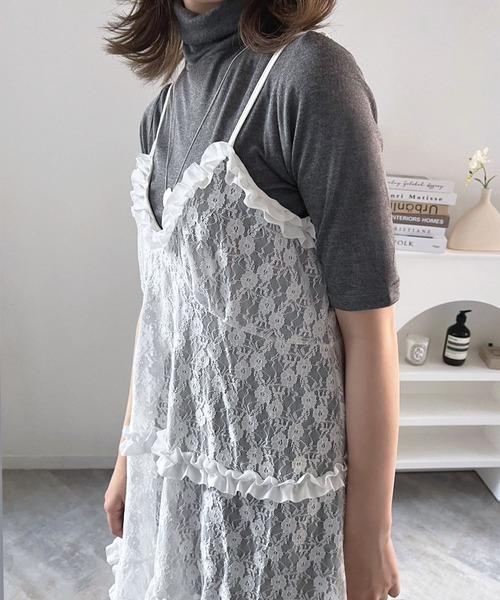 Jewelobe（ジュエローブ）の「フリル×レースビスチェディテールキャミチュニック（キャミソール・レディース・ブラック/ホワイト・FREE）」の3枚目の写真