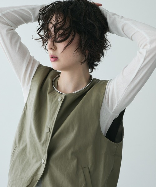 Trish(トリッシュ)の「ビーガンレザーバルーンベスト(ベスト・レディース・アイボリー/ベージュ・MEDIUM)」の16枚目の写真