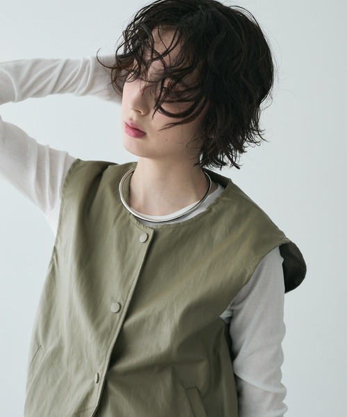 Trish(トリッシュ)の「ビーガンレザーバルーンベスト(ベスト・レディース・アイボリー/ベージュ・MEDIUM)」の17枚目の写真