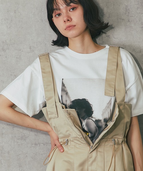 ANOTHER S（アナザーエス）の「綿天竺モノクロフォトプリントTシャツ（Tシャツ/カットソー・レディース・チャコールグレー/ブラック/オフホワイト・FREE）」の20枚目の写真