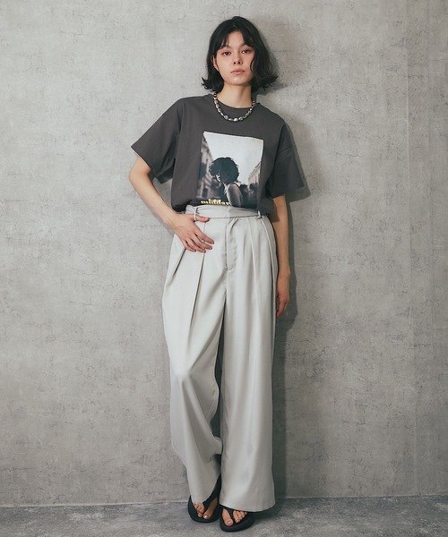 ANOTHER S（アナザーエス）の「綿天竺モノクロフォトプリントTシャツ（Tシャツ/カットソー・レディース・チャコールグレー/ブラック/オフホワイト・FREE）」の15枚目の写真