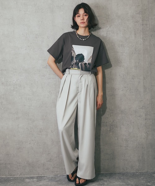 ANOTHER S（アナザーエス）の「綿天竺モノクロフォトプリントTシャツ（Tシャツ/カットソー・レディース・チャコールグレー/ブラック/オフホワイト・FREE）」の13枚目の写真