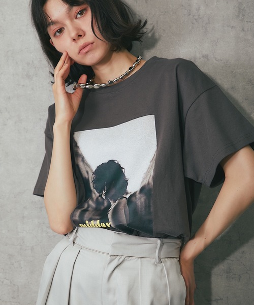 ANOTHER S（アナザーエス）の「綿天竺モノクロフォトプリントTシャツ（Tシャツ/カットソー・レディース・チャコールグレー/ブラック/オフホワイト・FREE）」の12枚目の写真