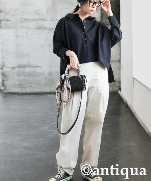 antiqua(アンティカ)の「ショート丈シャツ(シャツ/ブラウス・レディース・カーキ/ブラック・ONESIZE)」の3枚目の写真
