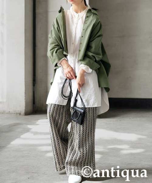 antiqua(アンティカ)の「ショート丈シャツ(シャツ/ブラウス・レディース・カーキ/ブラック・ONESIZE)」の12枚目の写真