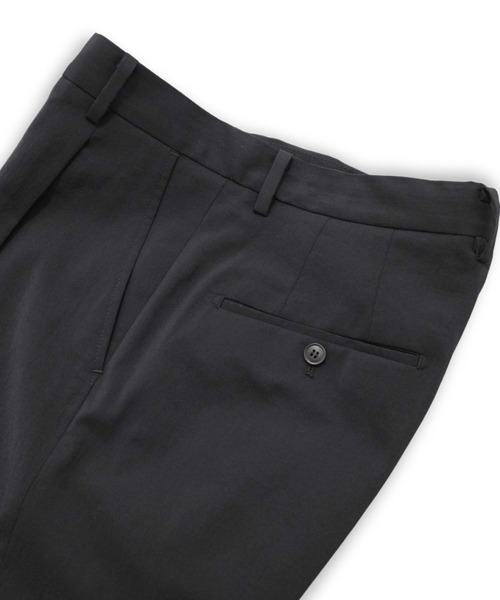 yoko sakamoto(ヨーコサカモト)の「【YOKO SAKAMOTO】 ONE PLEATED TROUSERS(スラックス・メンズ・ブラック・MEDIUM/SMALL)」の4枚目の写真