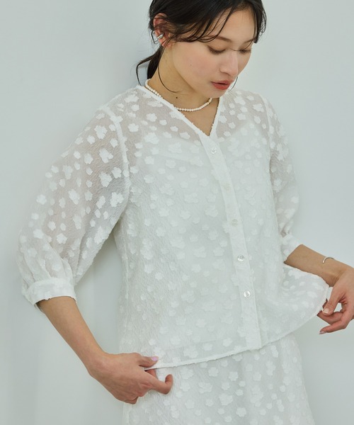 セール】【WEB・一部店舗限定】フラワージャガードブラウス