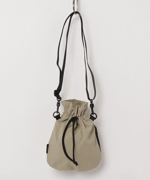MAISON mou(メゾンムー)の「【SiiLo/シーロ】CRUMPLE 巾着ショルダー(ショルダーバッグ・レディース・ダークグレー/ベージュ/パープル/ブラック・FREE)」の1枚目の写真
