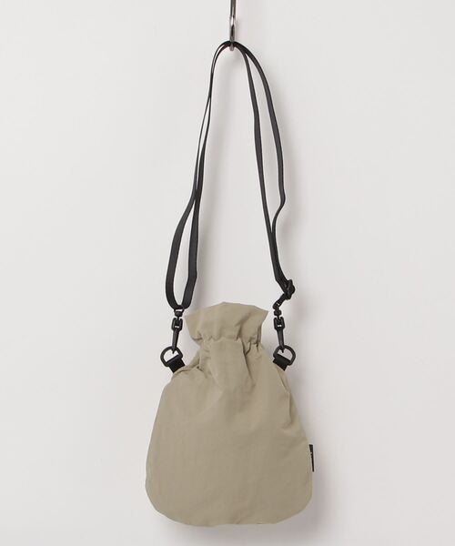 MAISON mou(メゾンムー)の「【SiiLo/シーロ】CRUMPLE 巾着ショルダー(ショルダーバッグ・レディース・ダークグレー/ベージュ/パープル/ブラック・FREE)」の5枚目の写真