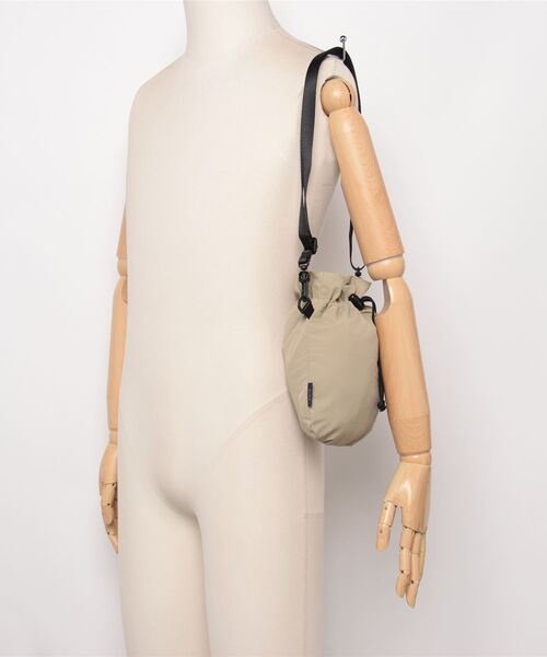 MAISON mou(メゾンムー)の「【SiiLo/シーロ】CRUMPLE 巾着ショルダー(ショルダーバッグ・レディース・ダークグレー/ベージュ/パープル/ブラック・FREE)」の11枚目の写真
