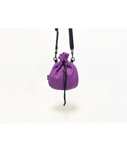 MAISON mou(メゾンムー)の「【SiiLo/シーロ】CRUMPLE 巾着ショルダー(ショルダーバッグ・レディース・ダークグレー/ベージュ/パープル/ブラック・FREE)」の20枚目の写真
