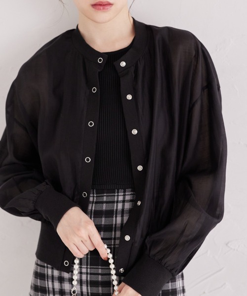 tocco closet(トッコ クローゼット)の「シアーブルゾン風カーディガン(カーディガン/ボレロ・レディース・ブルー/イエロー/オフホワイト/ブラック・M)」の2枚目の写真
