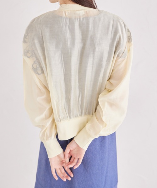 tocco closet(トッコ クローゼット)の「シアーブルゾン風カーディガン(カーディガン/ボレロ・レディース・ブルー/イエロー/オフホワイト/ブラック・M)」の18枚目の写真
