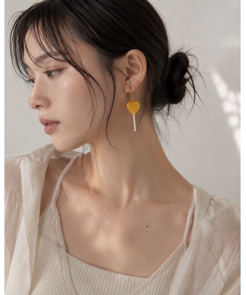 HIKA(ヒカ)の「【HIKA/ヒカ】ハートドロップキャンディピアス(ピアス(両耳用)・レディース・ブルー/ピンク/オレンジ/パープル/グリーン・FREE)」の5枚目の写真