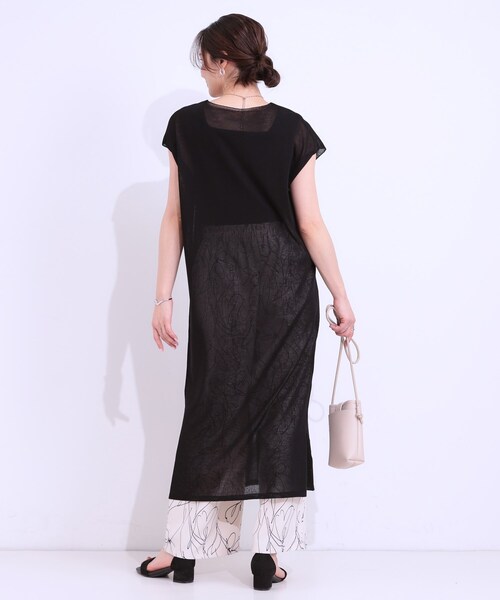 SHOO・LA・RUE（シューラルー）の「【洗える/S-LL】大人のシアーニットワンピース（ワンピース・レディース・ブラック/ベージュ/グリーン系・01/02/03/04）」の6枚目の写真