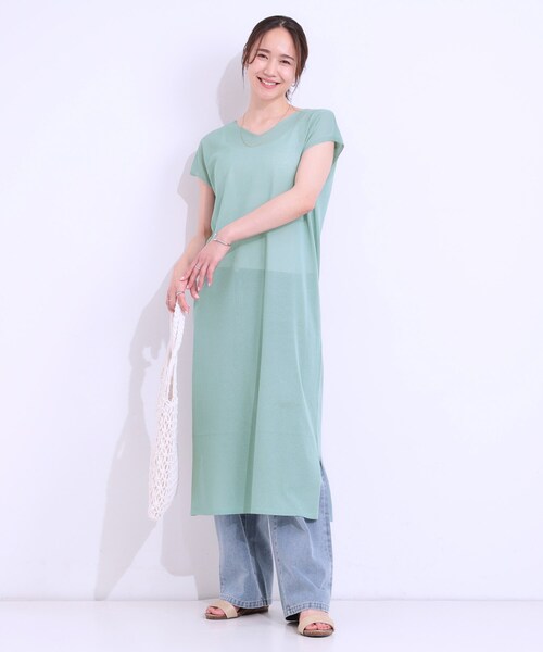 SHOO・LA・RUE（シューラルー）の「【洗える/S-LL】大人のシアーニットワンピース（ワンピース・レディース・ブラック/ベージュ/グリーン系・01/02/03/04）」の8枚目の写真