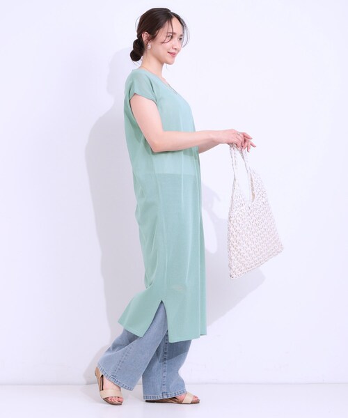 SHOO・LA・RUE（シューラルー）の「【洗える/S-LL】大人のシアーニットワンピース（ワンピース・レディース・ブラック/ベージュ/グリーン系・01/02/03/04）」の9枚目の写真