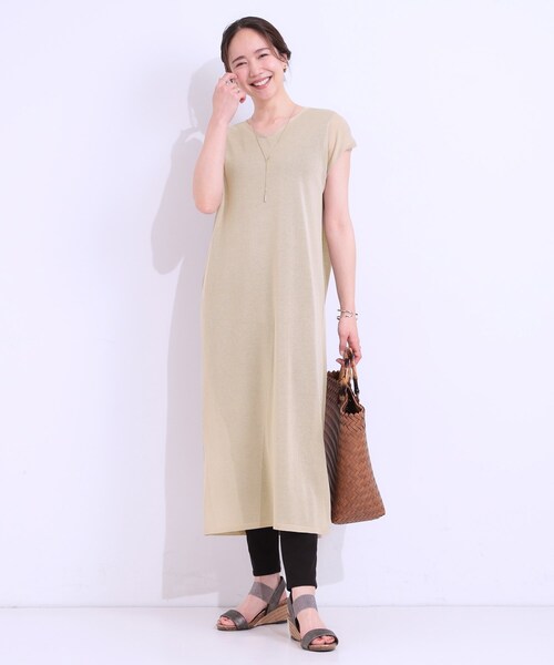 SHOO・LA・RUE（シューラルー）の「【洗える/S-LL】大人のシアーニットワンピース（ワンピース・レディース・ブラック/ベージュ/グリーン系・01/02/03/04）」の14枚目の写真