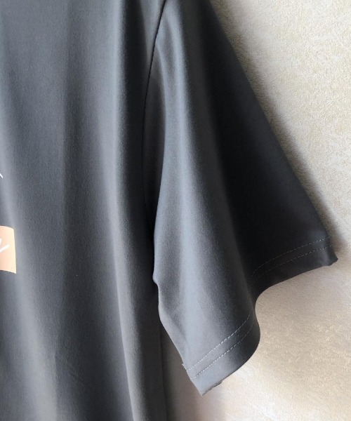 maison de LATIR（メゾンドラティール）の「大人かわいいロゴプリント白Tシャツ。 半袖で春夏もカジュアルに着られるロゴトップス（Tシャツ/カットソー・レディース・ホワイト/ブラック/グレー・ONESIZE）」の13枚目の写真