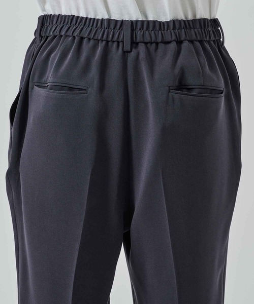STUDIOUS（ステュディオス）の「【STUDIOUS】ESSENTIAL TAPERED PANTS（スラックス・メンズ・チャコールグレー/ブラック・1/2）」の9枚目の写真