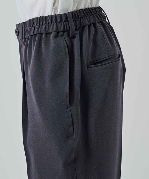 STUDIOUS（ステュディオス）の「【STUDIOUS】ESSENTIAL TAPERED PANTS（スラックス・メンズ・チャコールグレー/ブラック・1/2）」の8枚目の写真