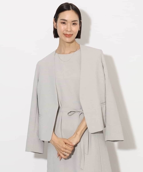 MICHEL KLEIN（ミッシェル・クラン）の「[機能性素材]ドライノーカラージャケット(セットアップ対応)（ノーカラージャケット・レディース・ブラック/ライトグレー・38）」の2枚目の写真