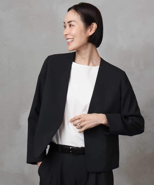 MICHEL KLEIN（ミッシェル・クラン）の「[機能性素材]ドライノーカラージャケット(セットアップ対応)（ノーカラージャケット・レディース・ブラック/ライトグレー・38）」の3枚目の写真