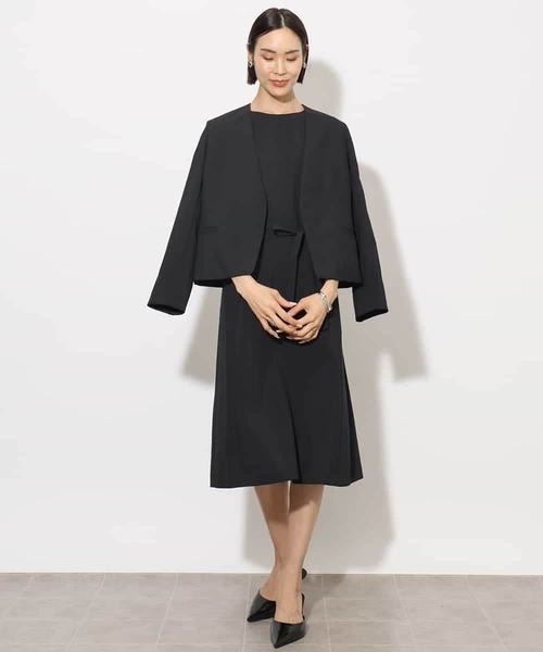 MICHEL KLEIN（ミッシェル・クラン）の「[機能性素材]ドライノーカラージャケット(セットアップ対応)（ノーカラージャケット・レディース・ブラック/ライトグレー・38）」の12枚目の写真