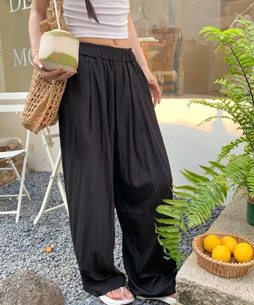 shopnikoniko(ショップニコニコ)の「ワイドパンツ リラックスパンツ シワ加工 くしゅくしゅ イージーパンツ(その他パンツ・レディース・アイボリー/ブラック・フリー)」の7枚目の写真