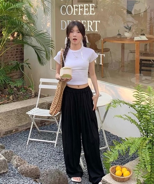 shopnikoniko(ショップニコニコ)の「ワイドパンツ リラックスパンツ シワ加工 くしゅくしゅ イージーパンツ(その他パンツ・レディース・アイボリー/ブラック・フリー)」の11枚目の写真