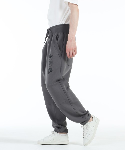 Y-3(ワイスリー)の「Y-3 CUFFED TRACK PANT(スウェットパンツ・メンズ・グレー・X-SMALL/SMALL/LARGE/MEDIUM/X-LARGE)」の2枚目の写真