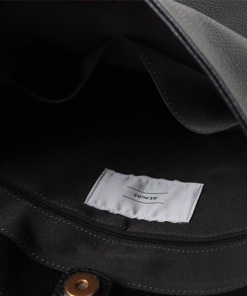 Beau're（ヴュレ）の「BEAURE Design Buckle Bucket ショルダー Bag（ショルダーバッグ・レディース・ブラウン/ブラック/ベージュ/アイボリー・FREE）」の5枚目の写真