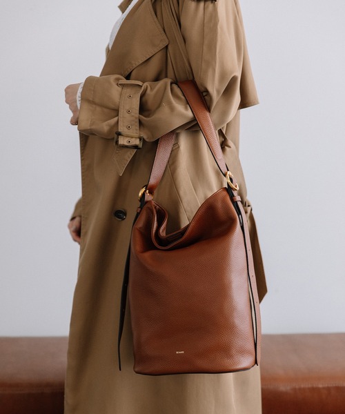 Beau're（ヴュレ）の「BEAURE Design Buckle Bucket ショルダー Bag（ショルダーバッグ・レディース・ブラウン/ブラック/ベージュ/アイボリー・FREE）」の10枚目の写真