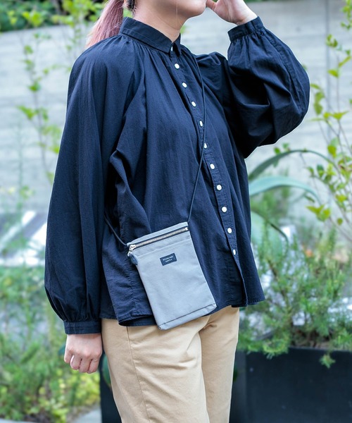STANDARD SUPPLY（スタンダードサプライ）の「[ STANDARD SUPPLY ] SIMPLICITY SLING PURSE M / スリングパースM（ショルダーバッグ・レディース・ネイビー/グレー/ブルー/チャコールアッシュ/ブラック/サンドベージュ・M）」の7枚目の写真