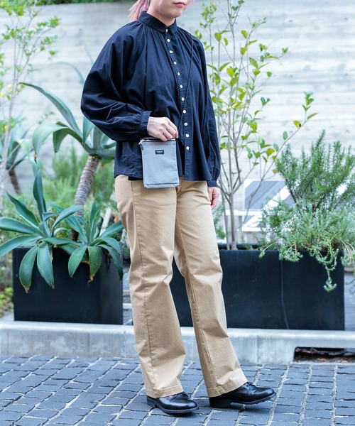 STANDARD SUPPLY（スタンダードサプライ）の「[ STANDARD SUPPLY ] SIMPLICITY SLING PURSE M / スリングパースM（ショルダーバッグ・レディース・ネイビー/グレー/ブルー/チャコールアッシュ/ブラック/サンドベージュ・M）」の8枚目の写真