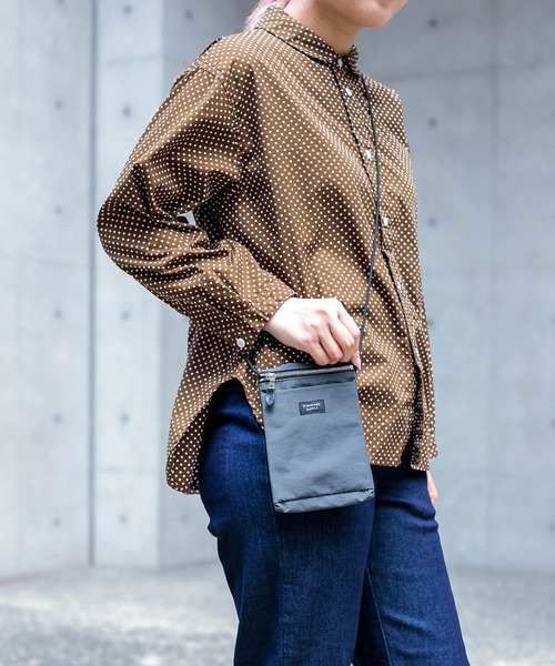 STANDARD SUPPLY（スタンダードサプライ）の「[ STANDARD SUPPLY ] SIMPLICITY SLING PURSE M / スリングパースM（ショルダーバッグ・レディース・ネイビー/グレー/ブルー/チャコールアッシュ/ブラック/サンドベージュ・M）」の12枚目の写真