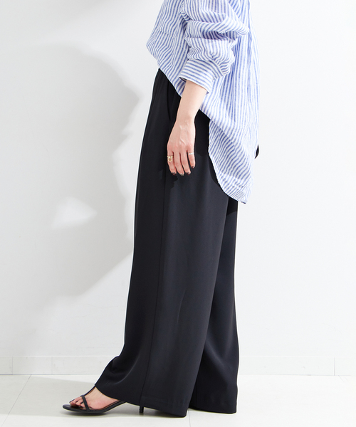 B.C STOCK(ベーセーストック)の「《追加》【WEB限定】ウォッシャブル / タックワイドパンツ(スラックス・レディース・ブラック・SMALL/MEDIUM)」の4枚目の写真